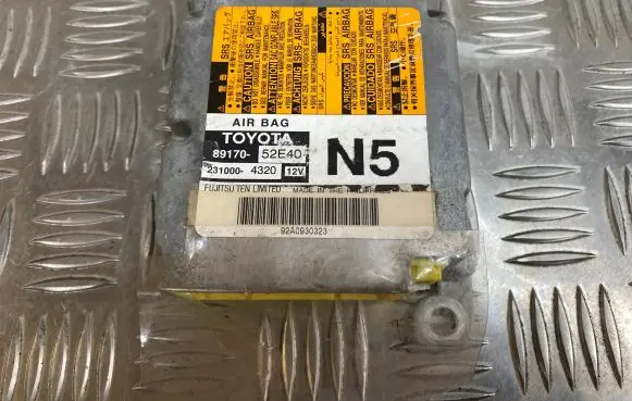 Toyota Urban Cruiser (XP110) Airbag control unit/module 8917052E40 2310004320 92A0930323