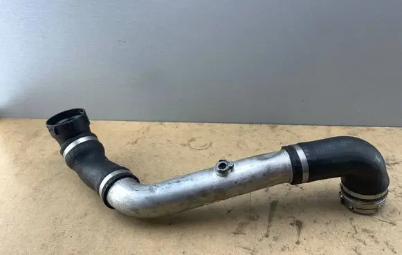 Intercooler hose/pipe