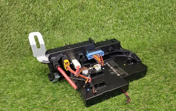 Mercedes-Benz E W212 Power management control unit 2129060505 2129012304 2129028502