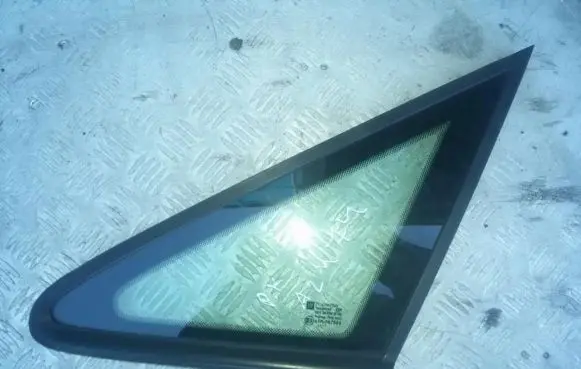 Opel Zafira A Front triangle window/glass 
