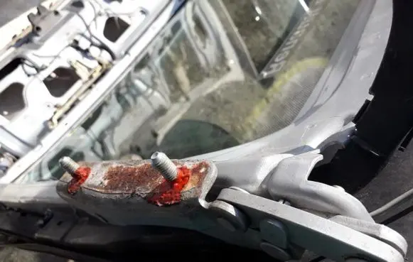 Renault Laguna I Tailgate/trunk/boot hinge