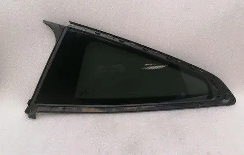 BMW M4 G82 G83 Rear door window glass 7482715