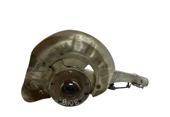 Volkswagen Touareg II Front wheel hub 7P0615312B 7P0974004B