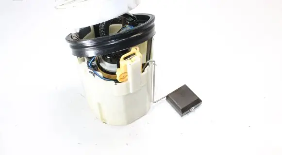 Mercedes-Benz CLS C219 In-tank fuel pump 1582881021