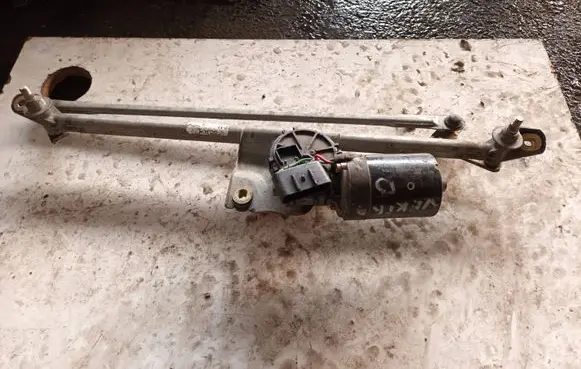 Opel Vectra B Front wiper linkage 