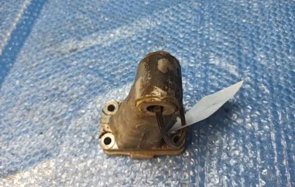 Mercedes-Benz COMPAKT W115 Engine mounting bracket 1152230504