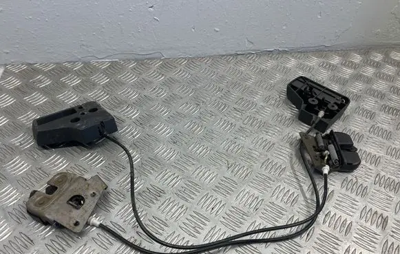 BMW 5 E60 E61 Seat back rest lock catch 7112863 7119459
