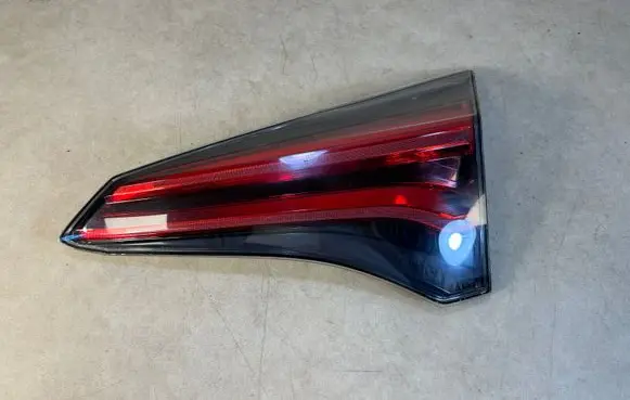 Toyota RAV 4 (XA40) Tailgate rear/tail lights 81580-42030