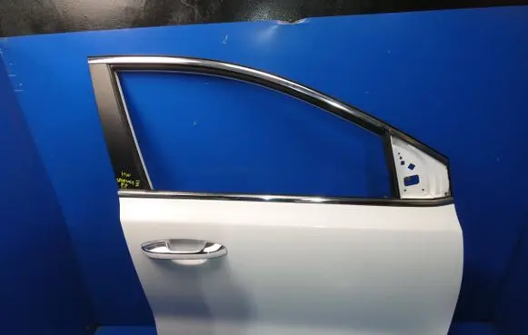 KIA Sportage Front door 