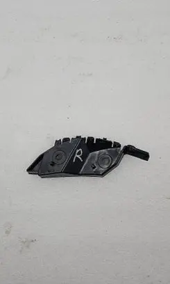 Front bumper mounting bracket