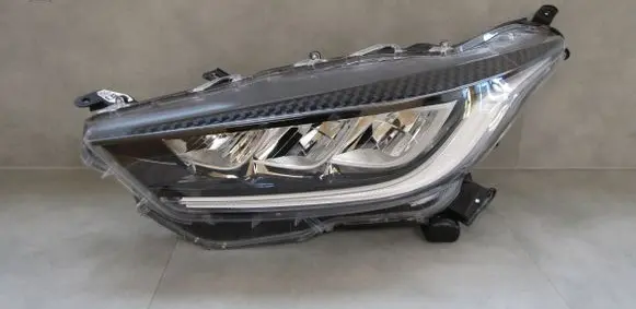 Toyota Yaris XP210 Headlight/headlamp YARISIV