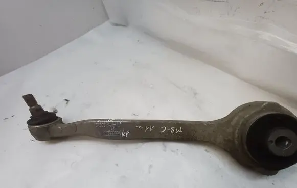 Mercedes-Benz C W204 Front lower control arm/wishbone 20304L