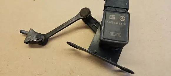 Mercedes-Benz SL R230 Headlight/headlamp level sensor A0025428818 0025428818 A2303200489