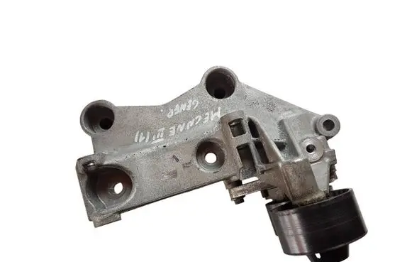 Renault Megane III Generator/alternator bracket 117102017R