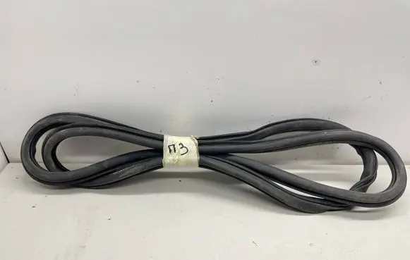 Volkswagen Jetta VI Rear door rubber seal (on body) 5C6867914
