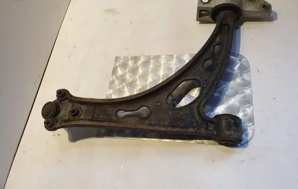 Volkswagen Touran I Front lower control arm/wishbone 1K0407153G 1K0199297G