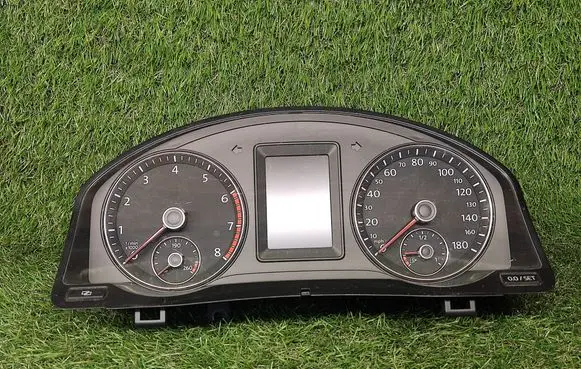 Volkswagen Jetta V Speedometer (instrument cluster) 1K8920961F