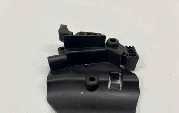 Peugeot 3008 III Engine bonnet (hood) release handle 