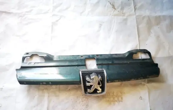 Peugeot 406 Front grill 9616258477