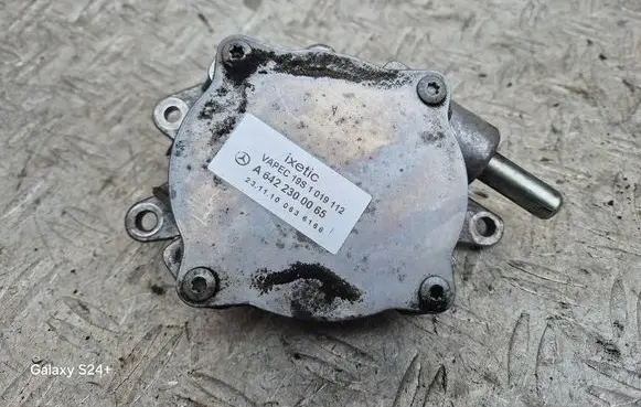 Mercedes-Benz C W204 Vacuum pump 9S1019112 A6422300065