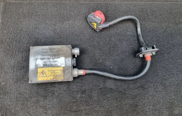 Audi A6 S6 C5 4B Headlight ballast module Xenon 4B0941471 5DV00776015