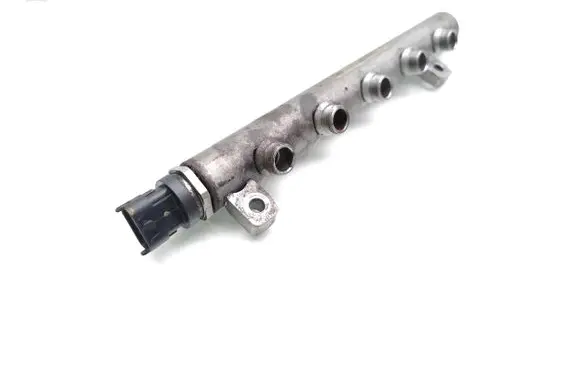 Opel Vivaro Fuel main line pipe 175210542R H8200897892