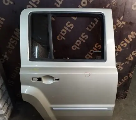 Jeep Patriot Rear door
