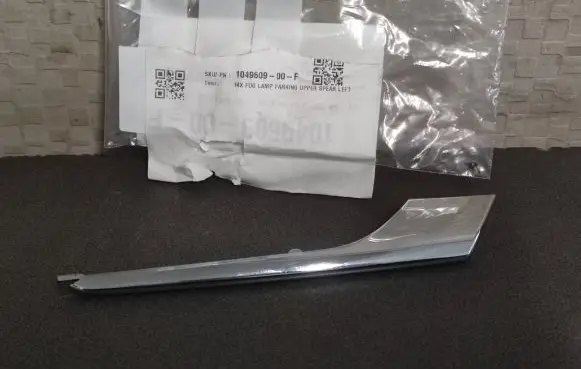 Tesla Model X Front bumper splitter molding 104960900F