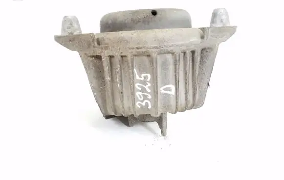 Mercedes-Benz C W204 Engine mount bracket A2122404217