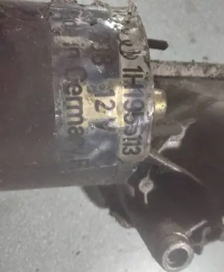 Volkswagen Golf III Wiper motor 1H1955113