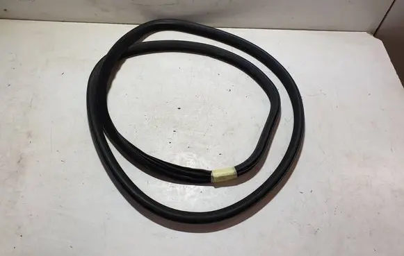 Volvo XC70 Rubber seal front door (on door) 