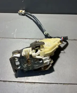 Honda CR-V Front door lock 021205