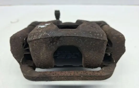 Nissan Juke I F15 Rear brake caliper 