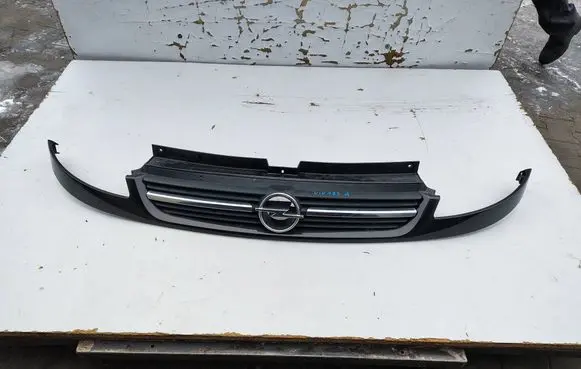 Opel Vivaro Front grill 