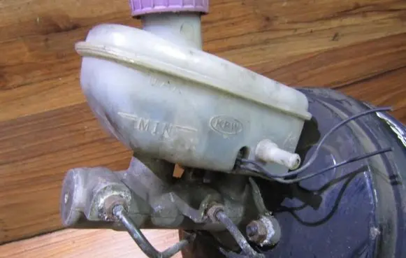 KIA Carnival Master brake cylinder