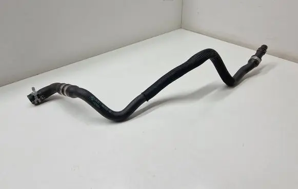 Engine coolant pipe/hose