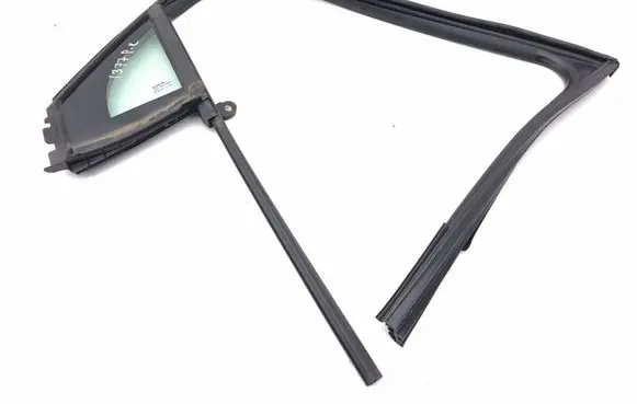 KIA Sportage Front door vent window glass four-door 82530R2000 43R01390