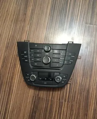 Head unit multimedia control