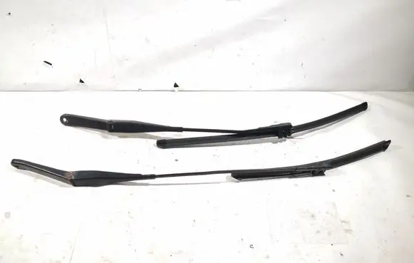 Ford Focus Front wiper blade arm