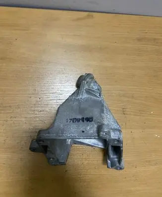 Mercedes-Benz E W212 Engine mounting bracket A2762233504