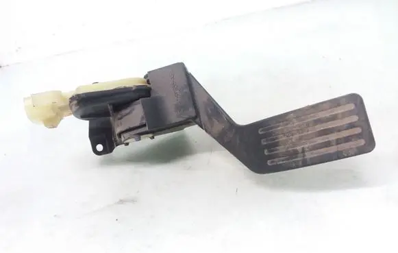 Ford Focus Accelerator throttle pedal 2M519F836AE