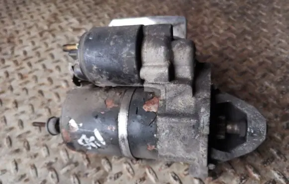 Volkswagen PASSAT B5.5 Starter motor 06B911023