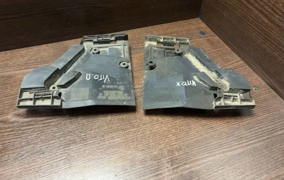 Front bumper mounting bracket