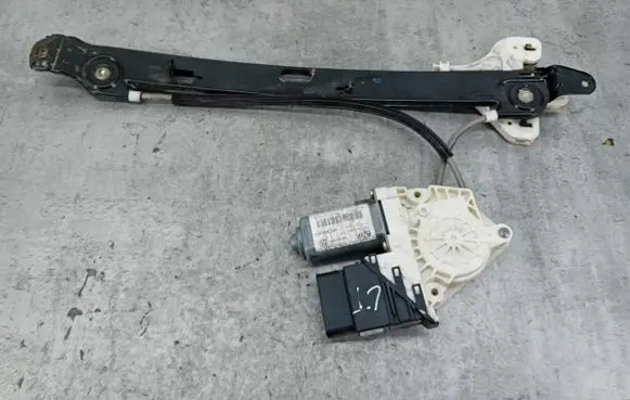 Seat Toledo III (5P) Rear door window regulator with motor 5PO839401