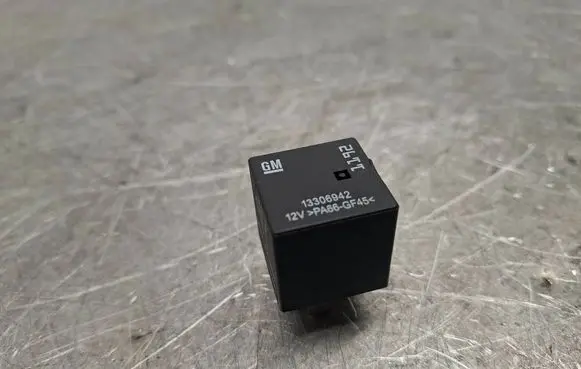 Opel Astra J Other relay 13306942