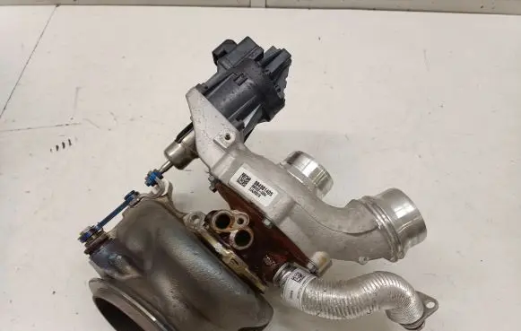 BMW 5 G30 G31 Turbo 9845814