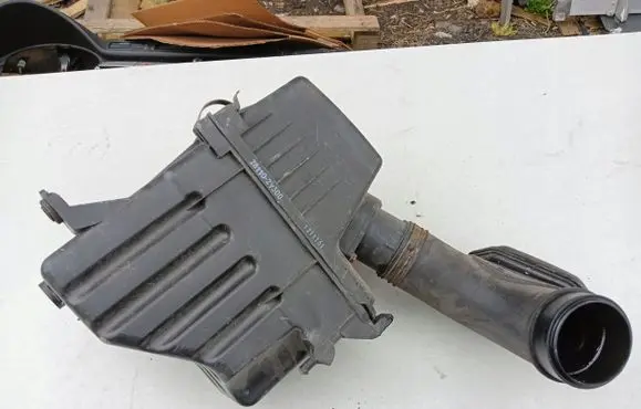 KIA Sportage Air filter cleaner box bracket assembly 281102Y300