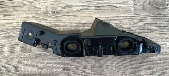 Volkswagen Tiguan Fender mounting bracket 5NN807184B