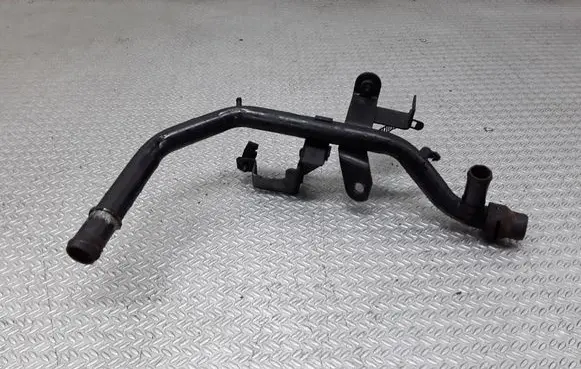 Volkswagen PASSAT B5 Engine coolant pipe/hose