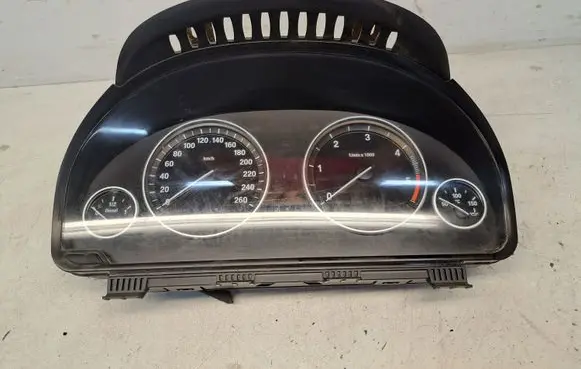 BMW 5 F10 F11 Speedometer (instrument cluster) 922761401